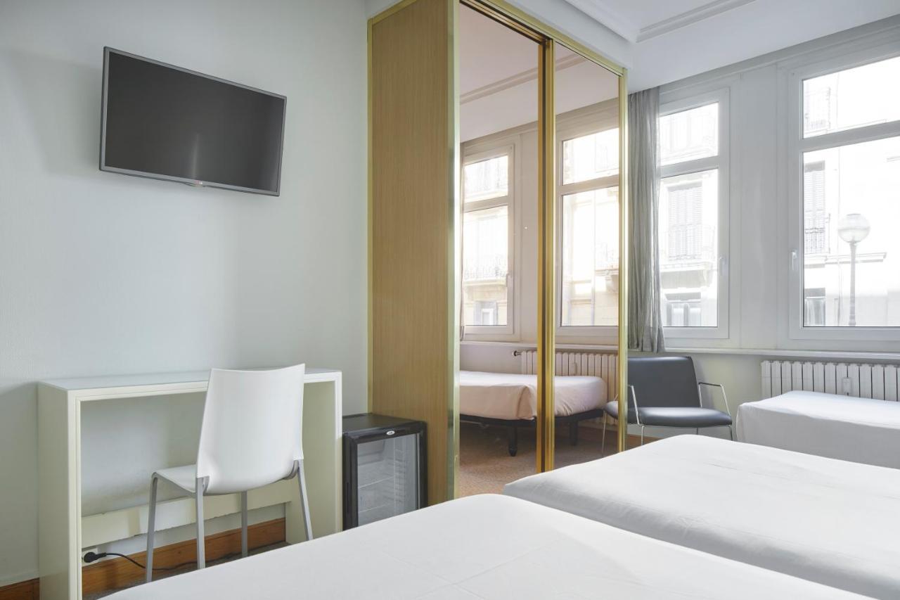 Pension Alemana San Sebastian Bagian luar foto
