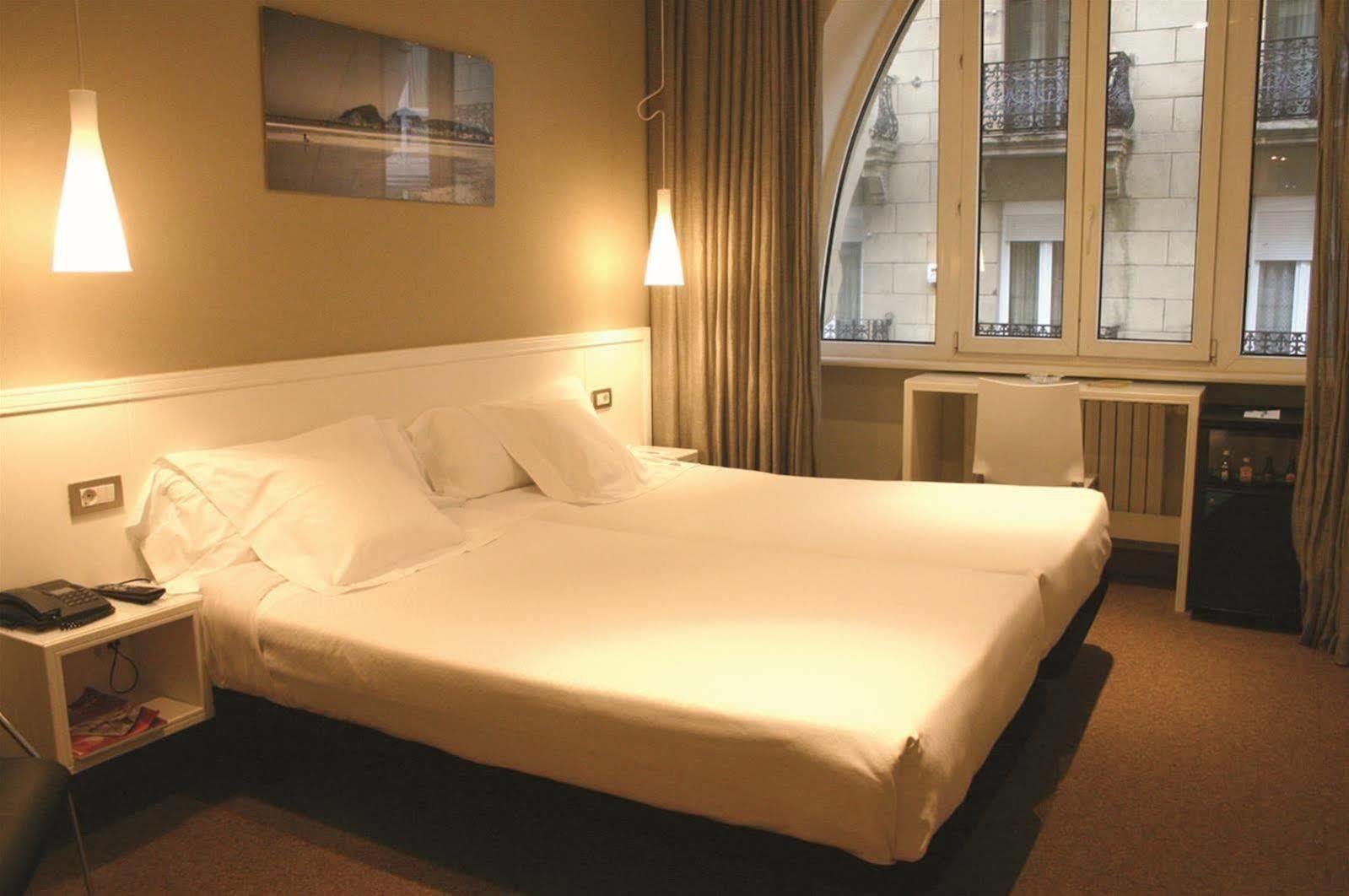 Pension Alemana San Sebastian Bagian luar foto